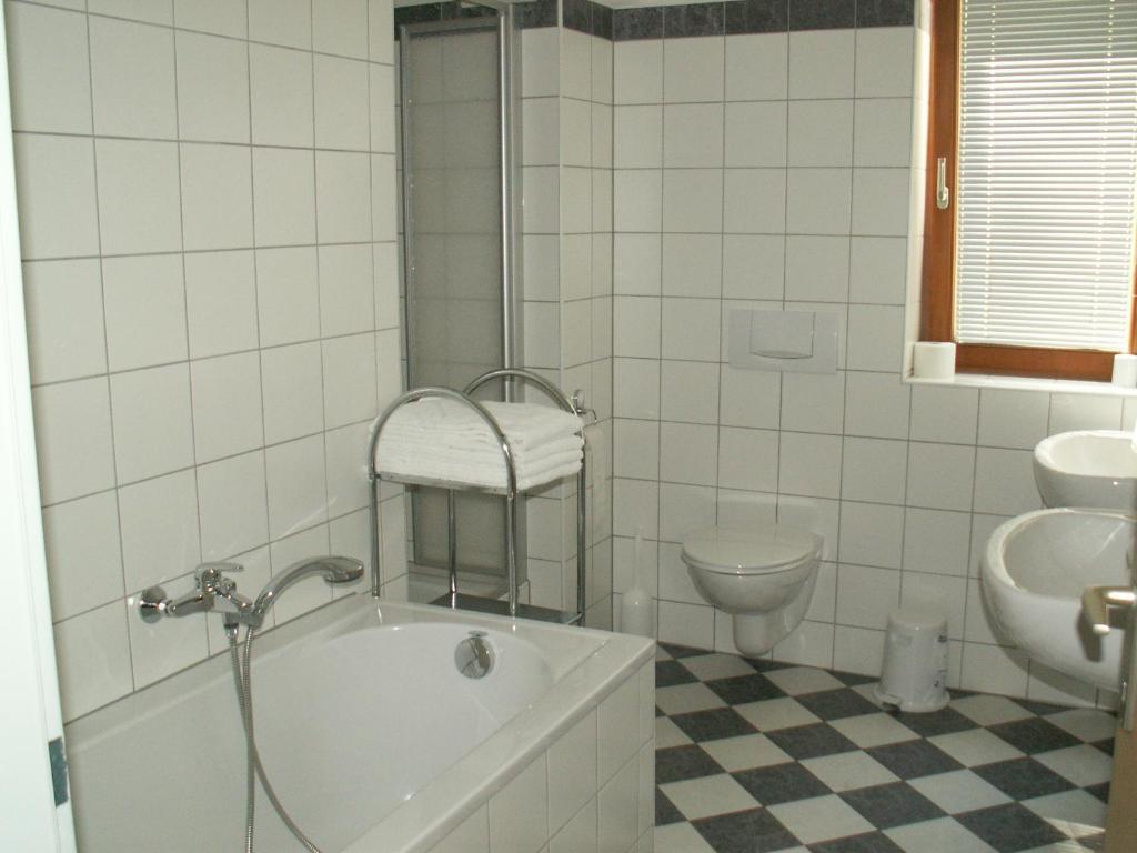 Haus Im Turm Apartman Bad Kleinkirchheim Szoba fotó